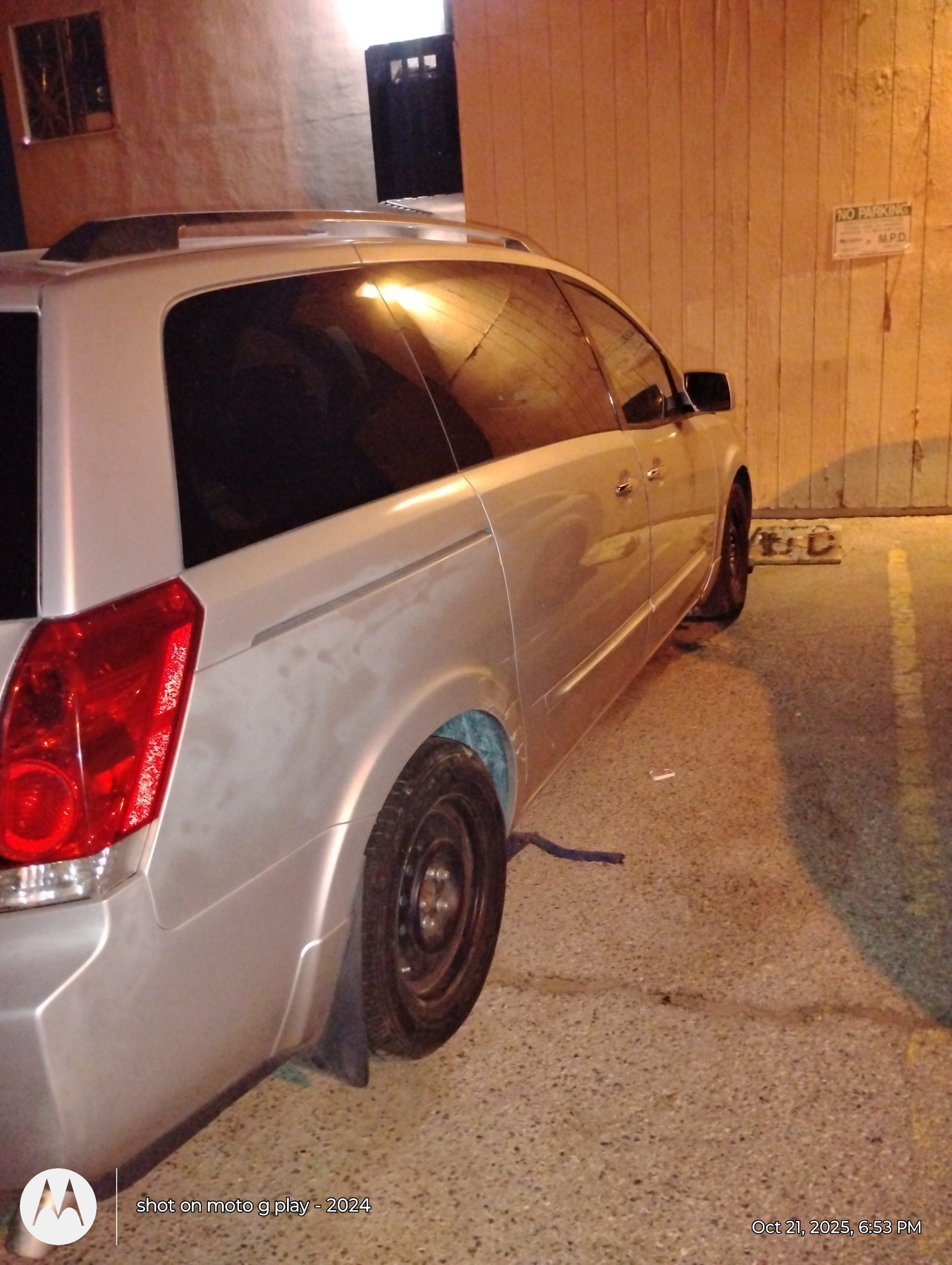 Selling 2007 NISSAN Quest Mini Van